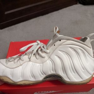 Nike Foamposites Whiteouts size 10